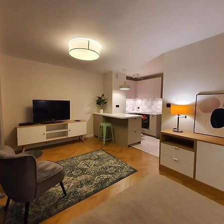 Mlociny Metro Apartment 3 Varšava Exteriér fotografie