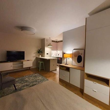 Mlociny Metro Apartment 3 Varšava Exteriér fotografie